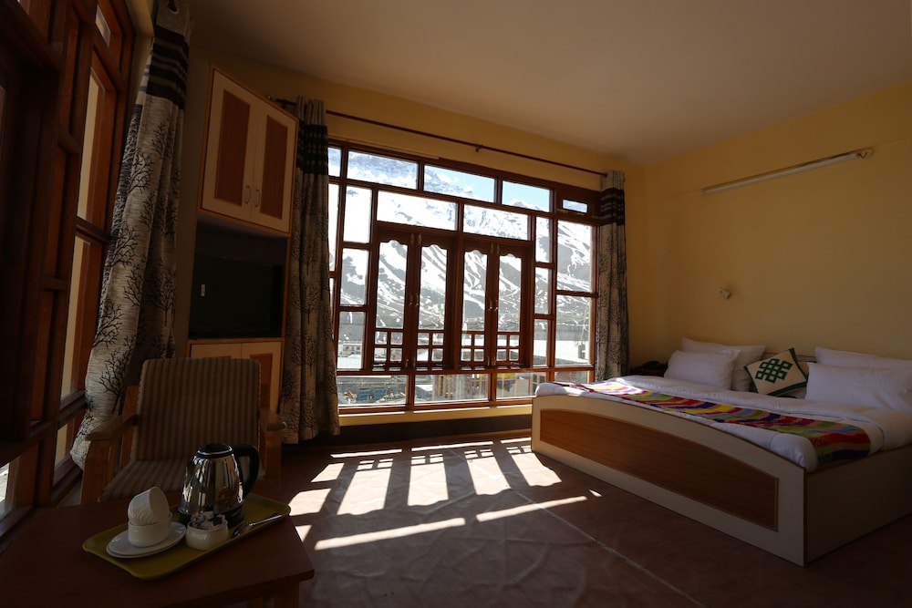 Deluxe Room, Mountain View photo 3