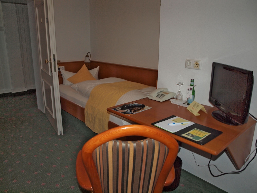 Single Room photo 2