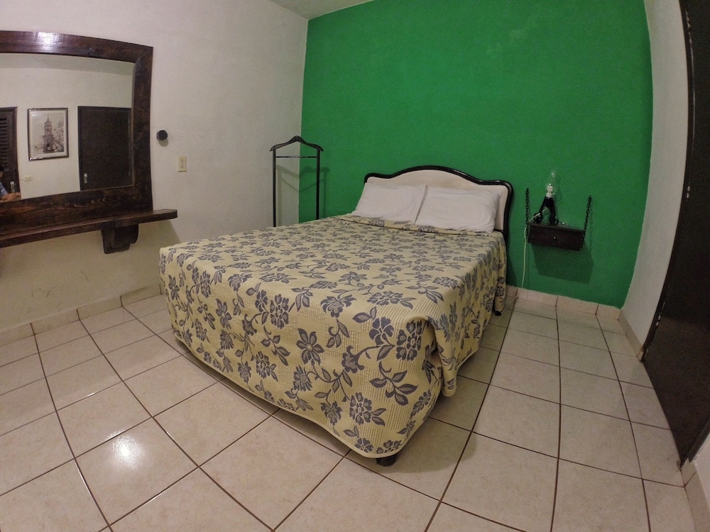 Double Room, 1 King Bed photo 1