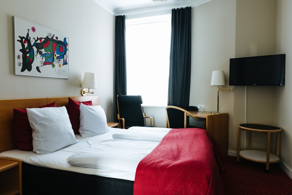 Standard Double or Twin Room, Private Bathroom