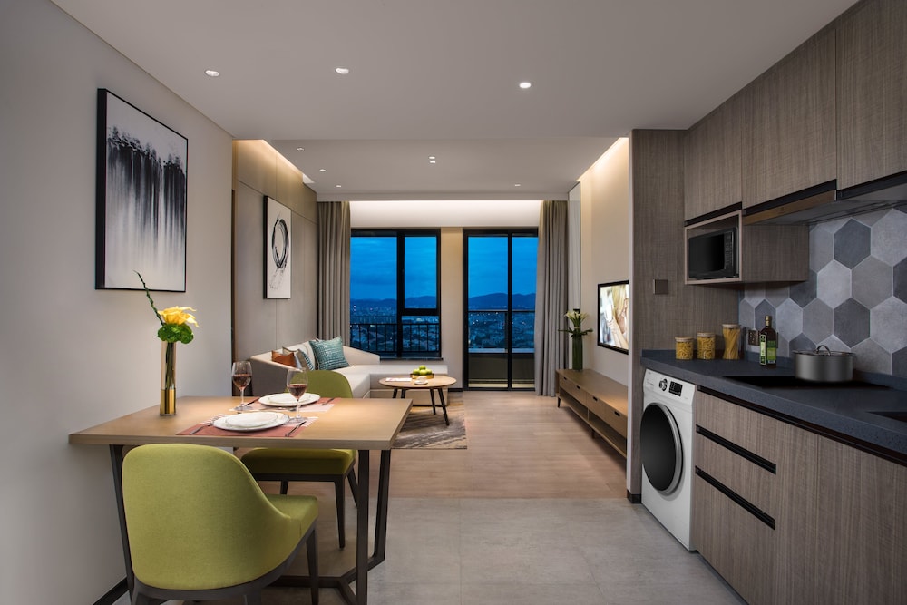 1 Bedroom Executive - Photo 2