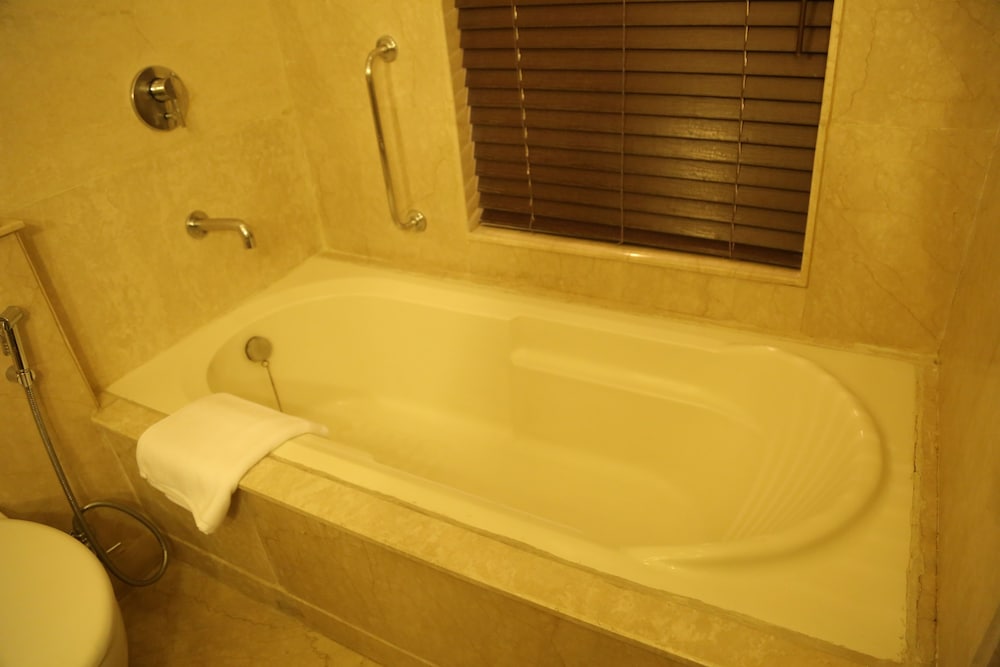 Executive Room - Photo 3