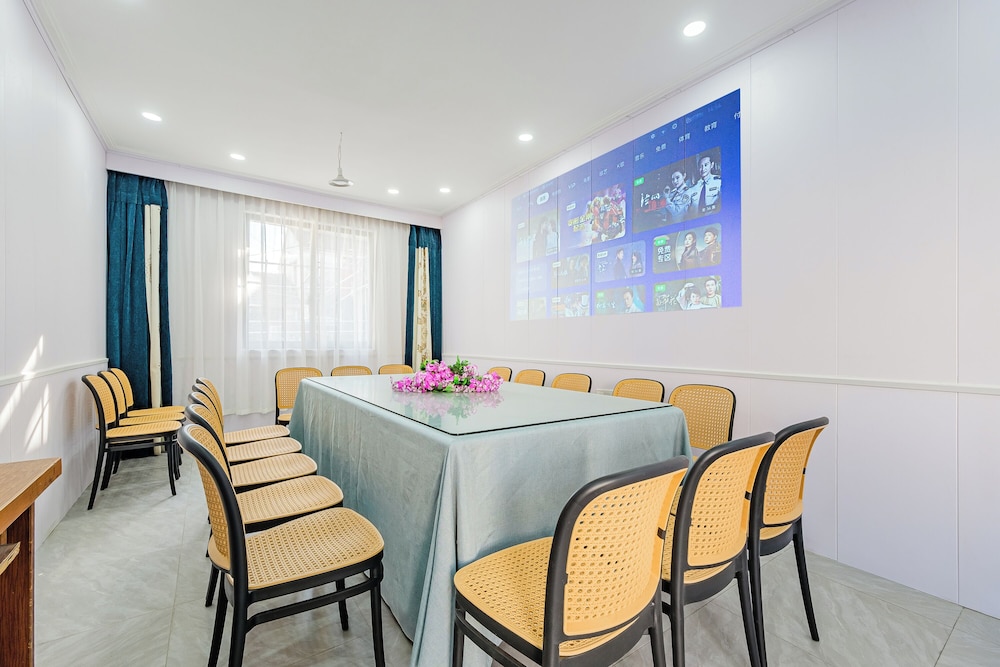 Business Villa, Multiple Bedrooms, Kitchen, City View photo 1