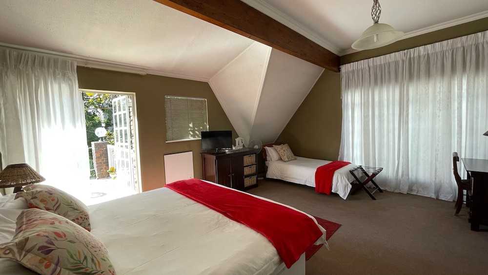 Family Triple Room photo 2