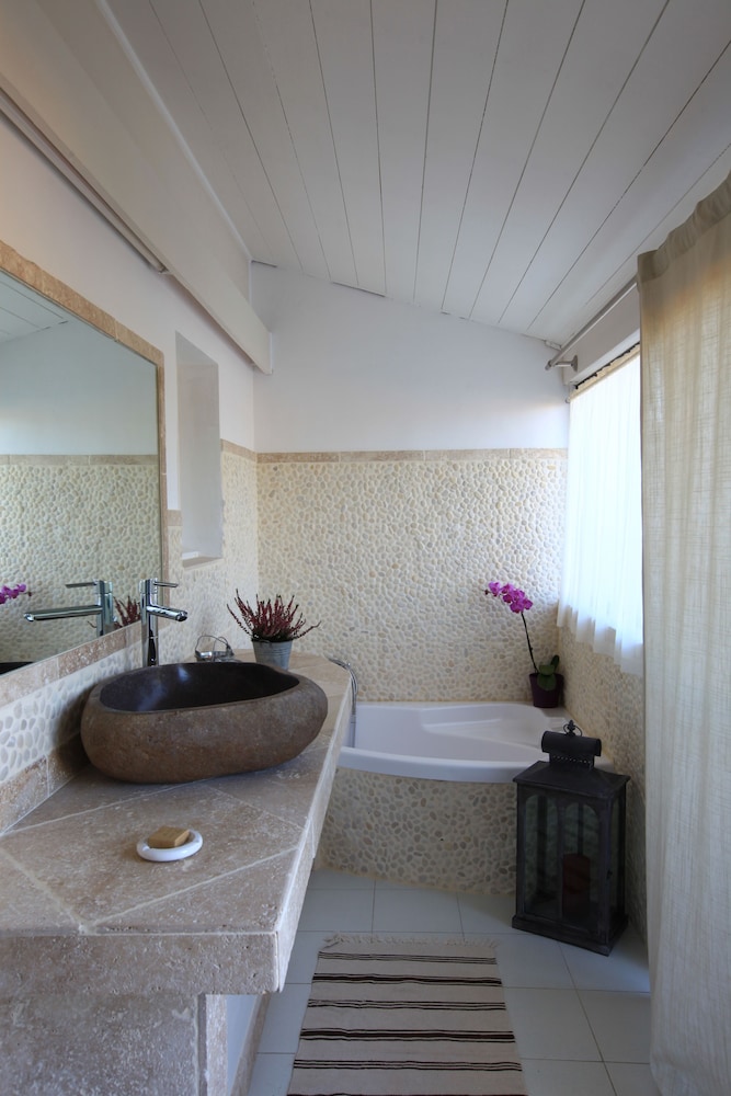Suite - Photo 6
