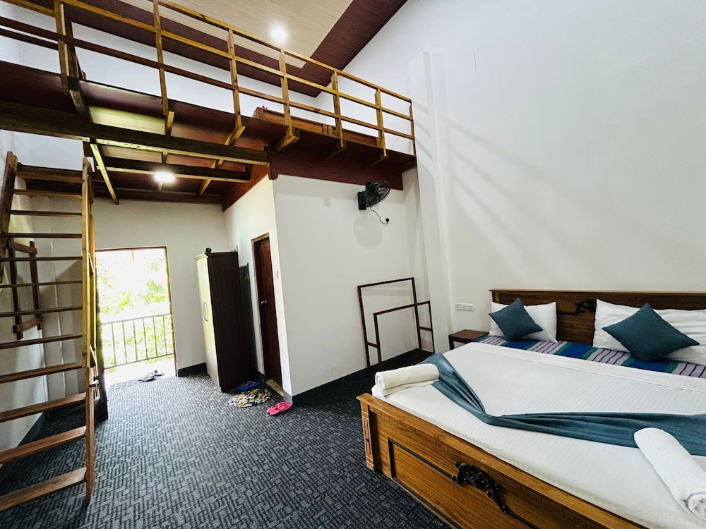 Family Room, 4 Bedrooms