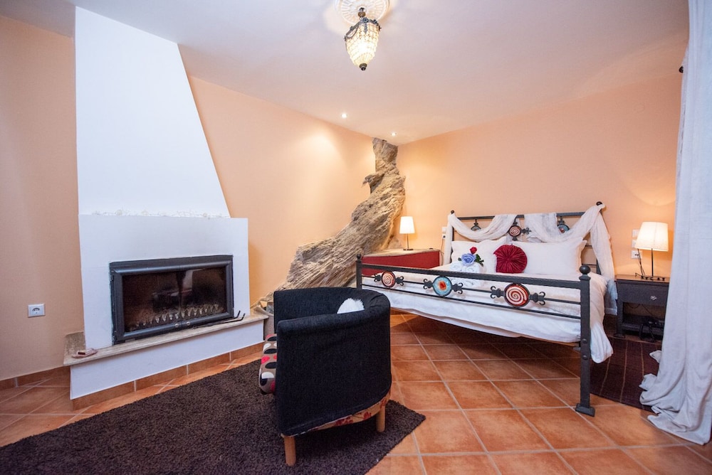 Superior Double Room - Photo 4