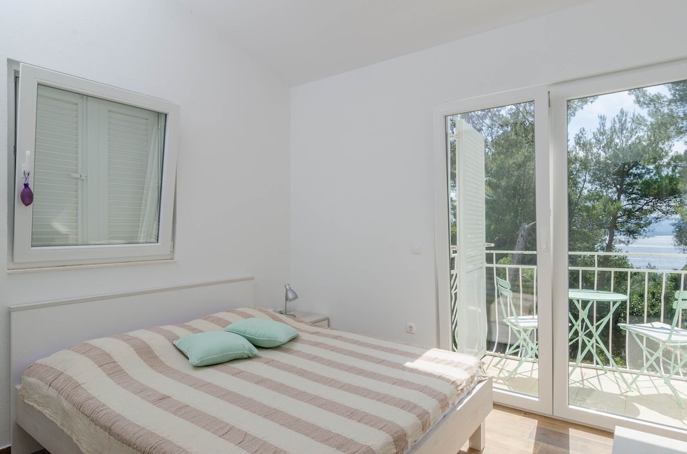 Apartment, 2 Bedrooms, Balcony photo 2