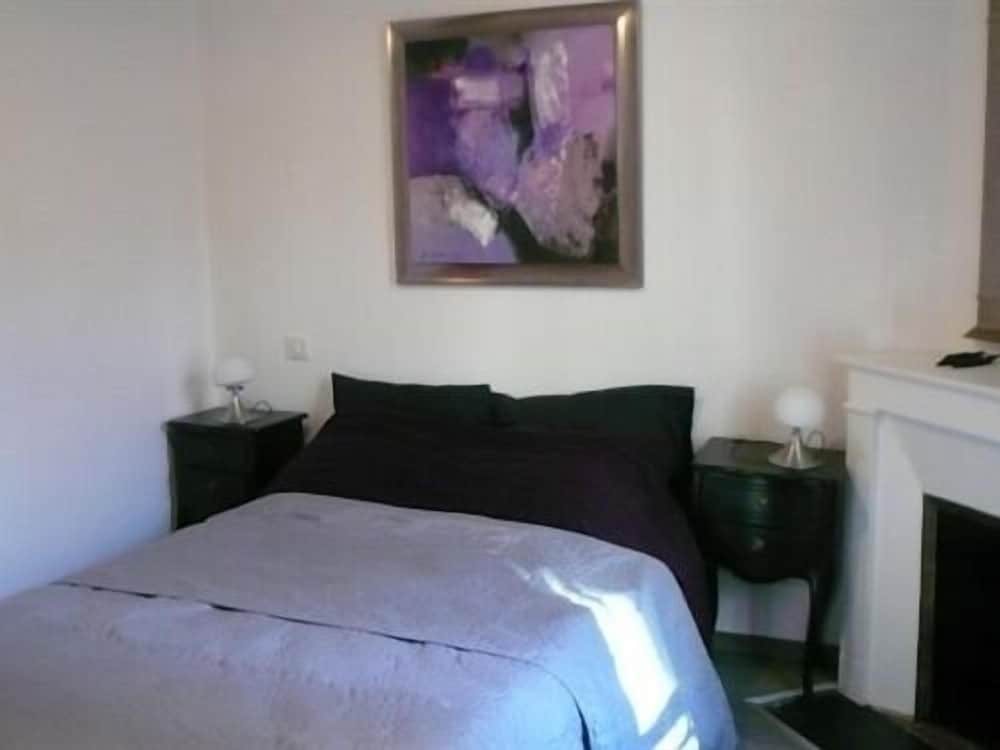Apartment, Private Bathroom, Garden View photo 2