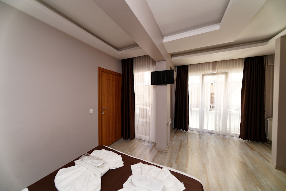 Economy Double Room photo 3