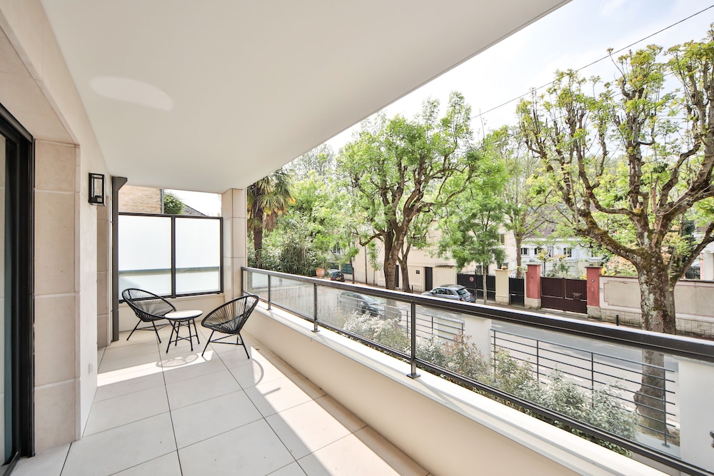 Apartment, 3 Bedrooms, Balcony photo 2