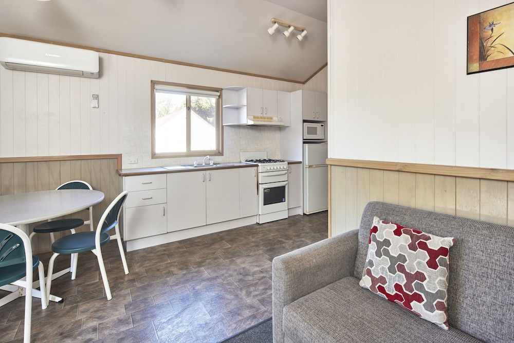 Two Bedroom Settlers Cottage photo 3