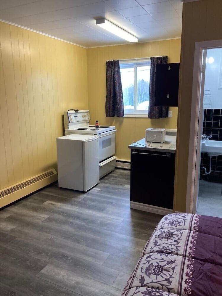 Classic Room, 1 Queen Bed, Kitchenette photo 2