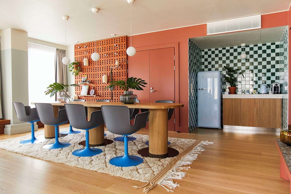 Suite, Corner (Hobo) - Photo 4