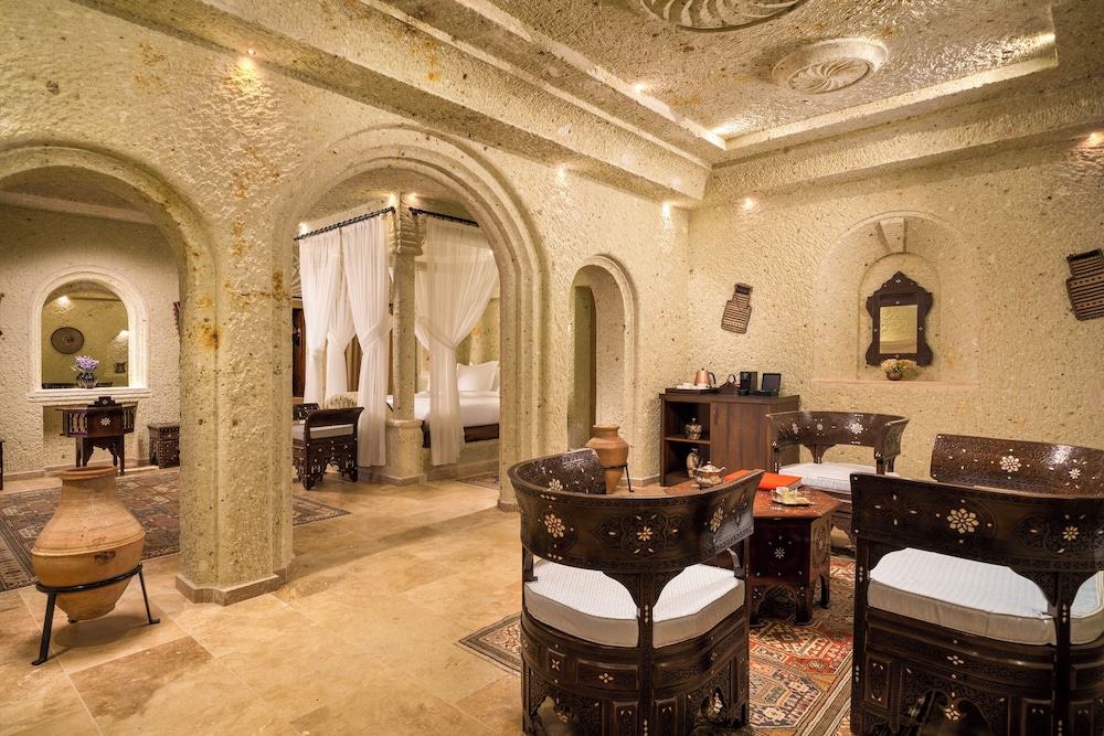 Suite (Nasireddin Mehmed Cave)