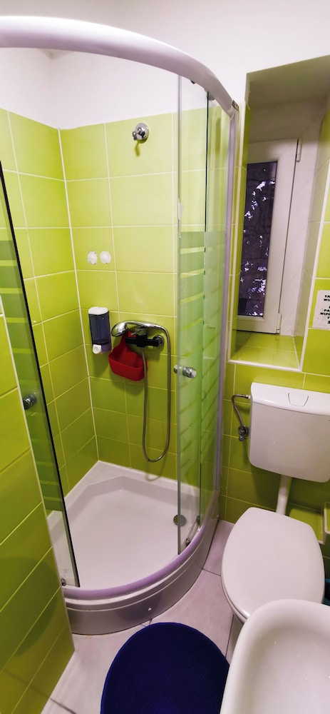 Apartment, 2 Bedrooms, Non Smoking, Private Bathroom - Photo 18