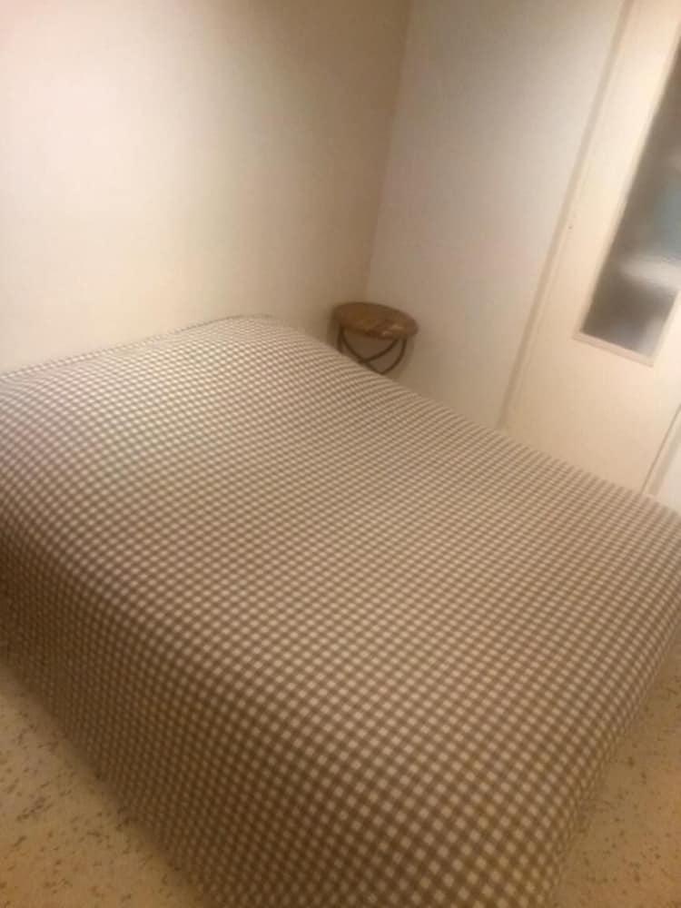 Basic Room, 1 Double Bed, Non Smoking photo 1
