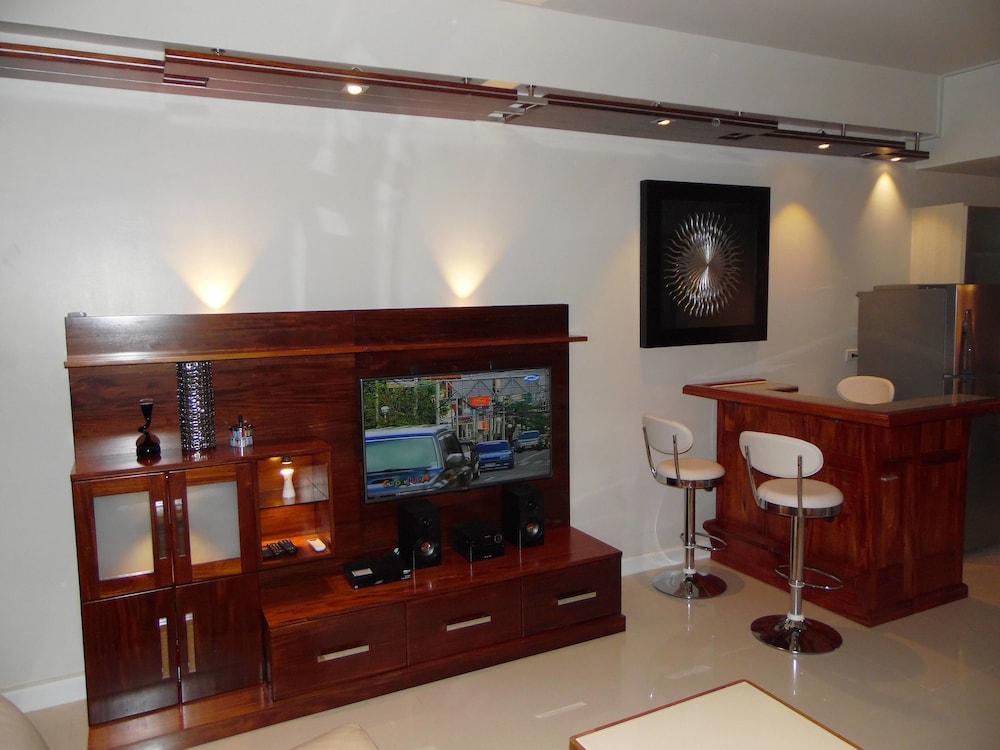 Luxury Condo, 2 Bedrooms (Blue) photo 2