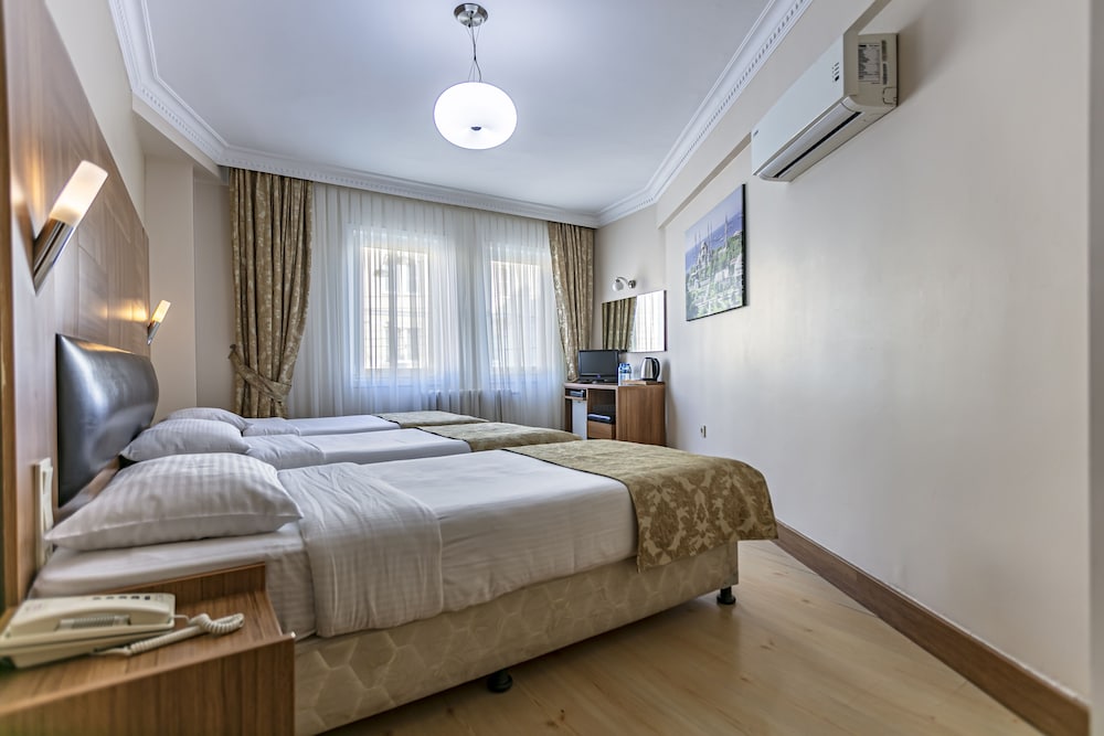 Superior Triple Room photo 1