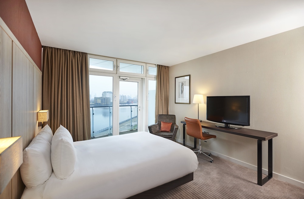 Deluxe Room, 1 Queen Bed, Balcony