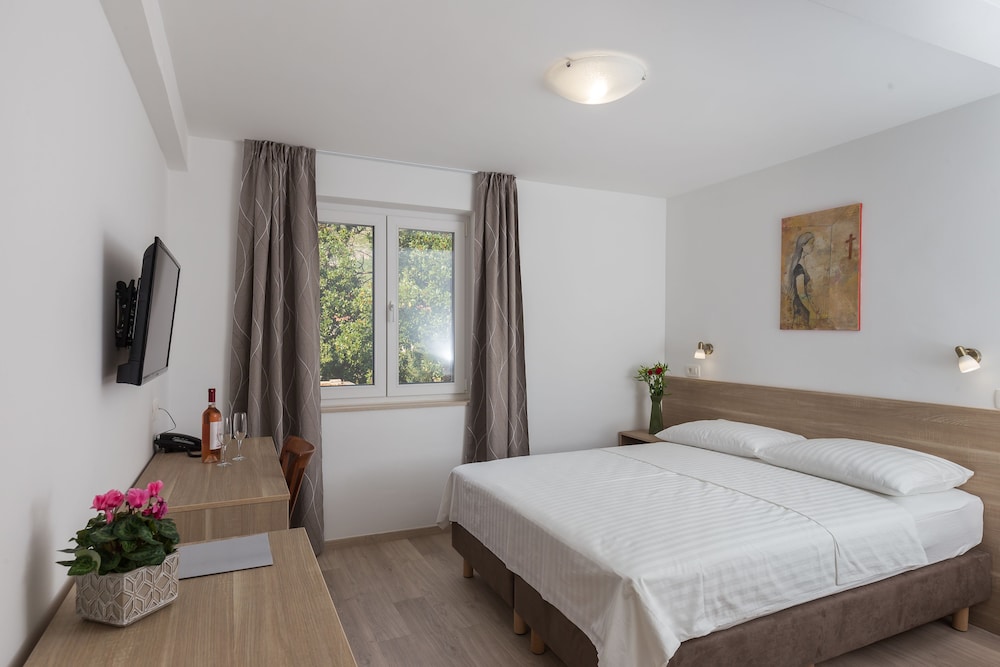Double Room, Partial Sea View