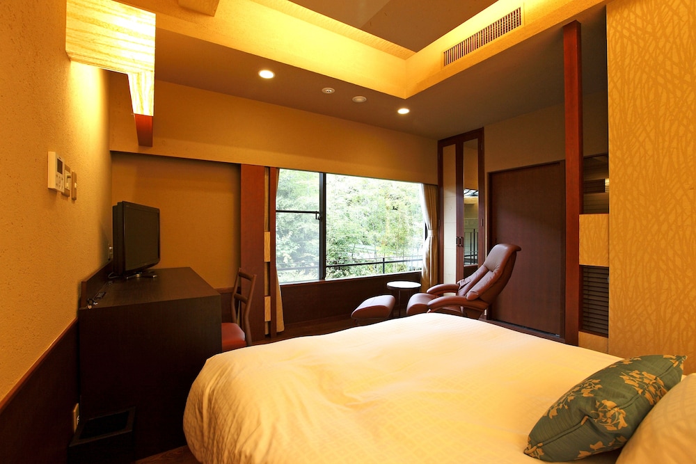 Single Room A with Double Bed & Shower Booth photo 2
