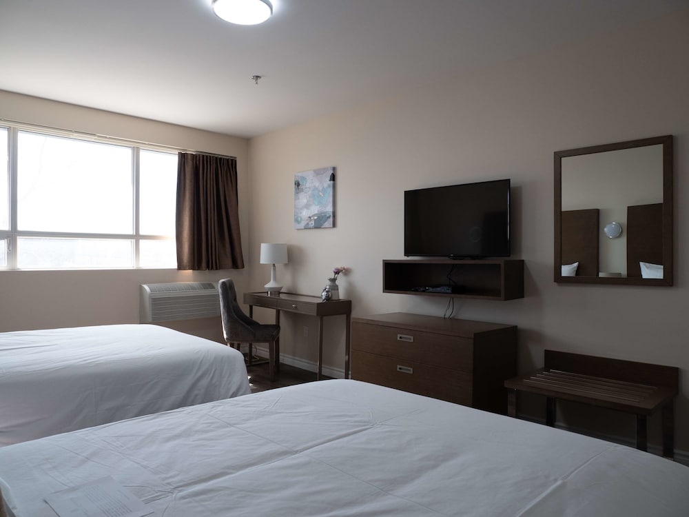 Suite, 2 Double Beds, Non Smoking, Kitchen (Larger Room;With Sofabed) - Photo 1
