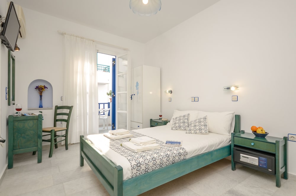 Studio, 1 Double Bed, Private Bathroom photo 3