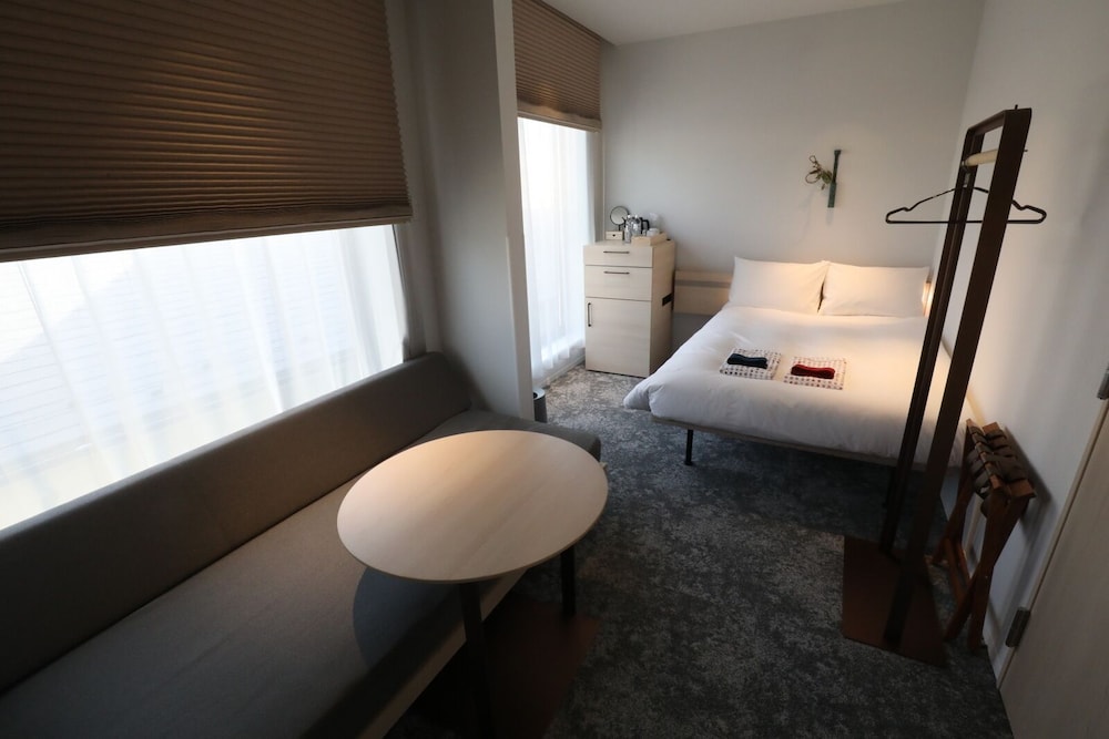 [ YOSHITOMO 303 ] Modern Standard Double Room - Photo 1