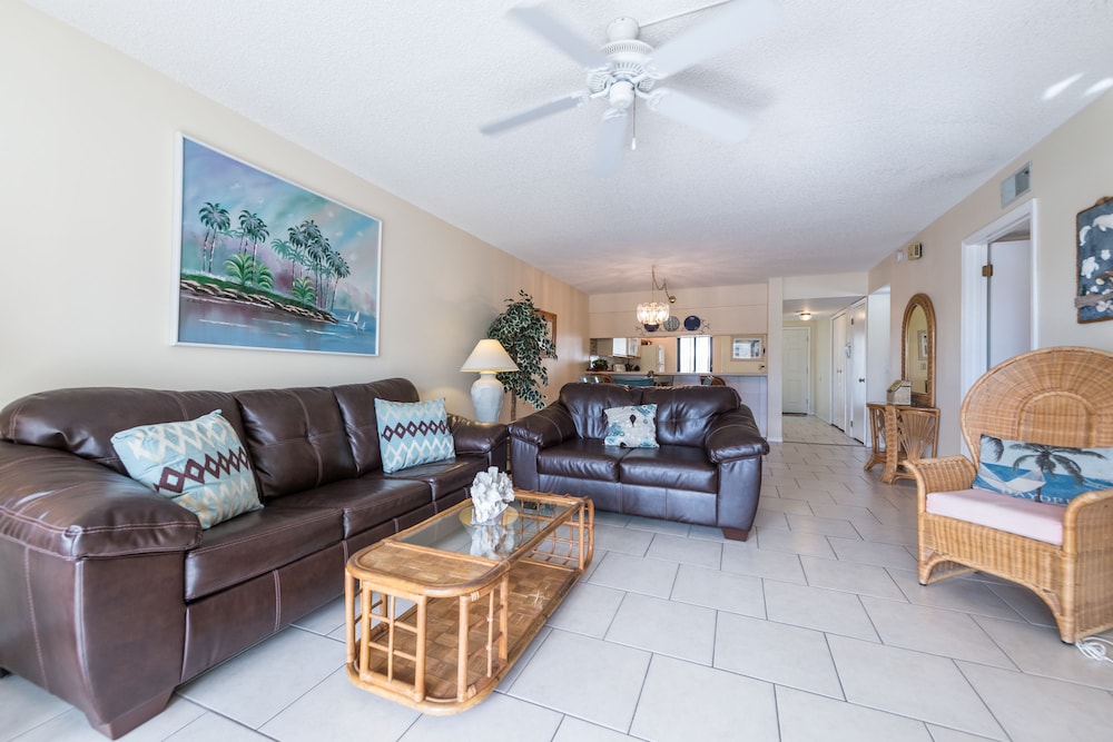 Condo, 2 Bedrooms, Ocean View photo 1