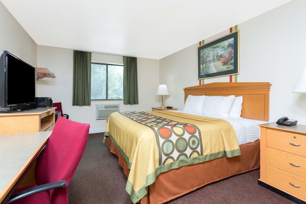Standard Room, 1 King Bed - Photo 1