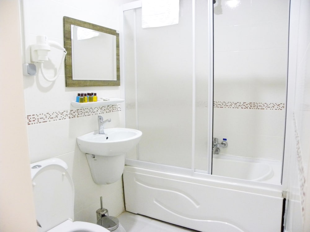 Standard Triple Room photo 2