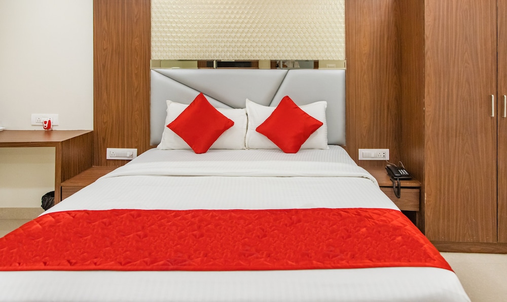 Deluxe Room - Photo 9