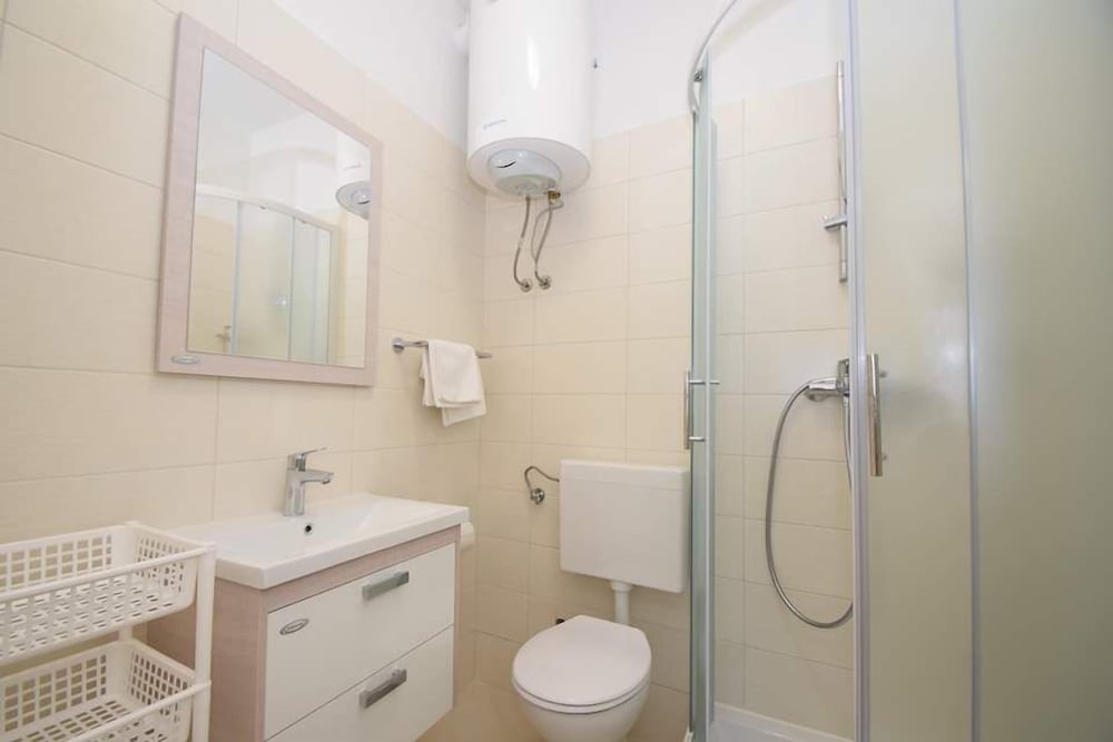 Comfort Apartment, 2 Bedrooms, Sea View, Sea Facing (Upper Floor) photo 2