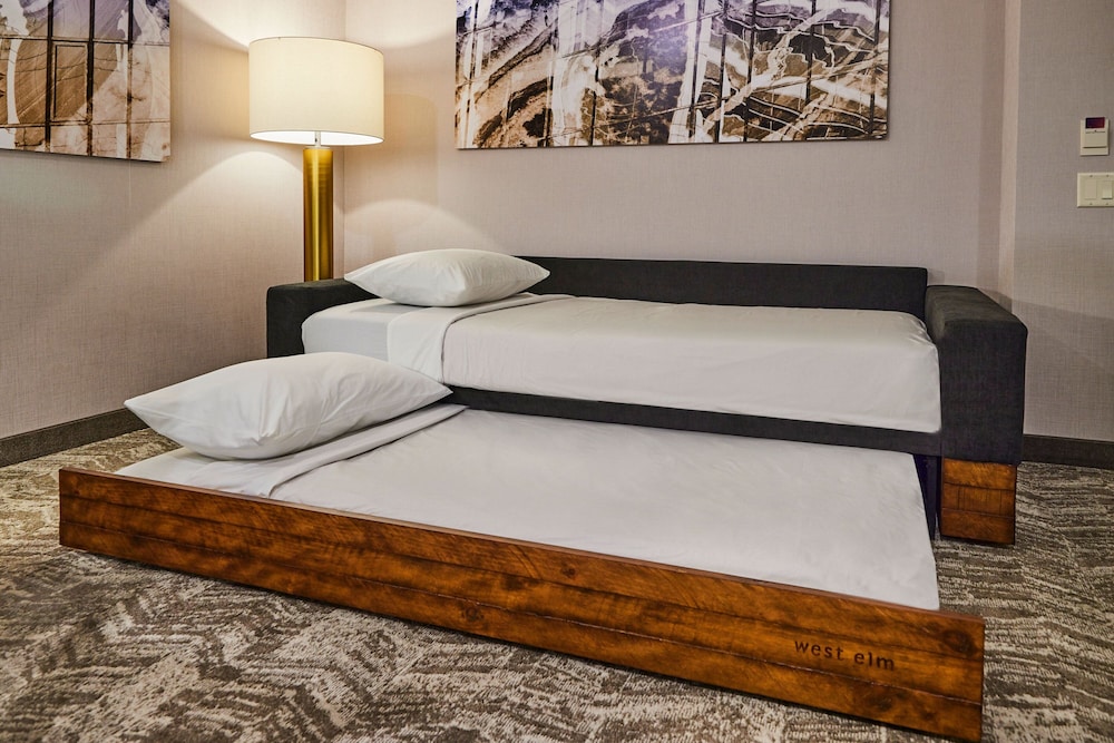 Suite, Multiple Beds - Photo 6