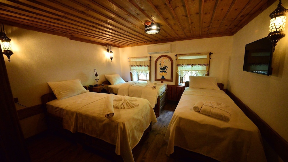 Standard Triple Room photo 3