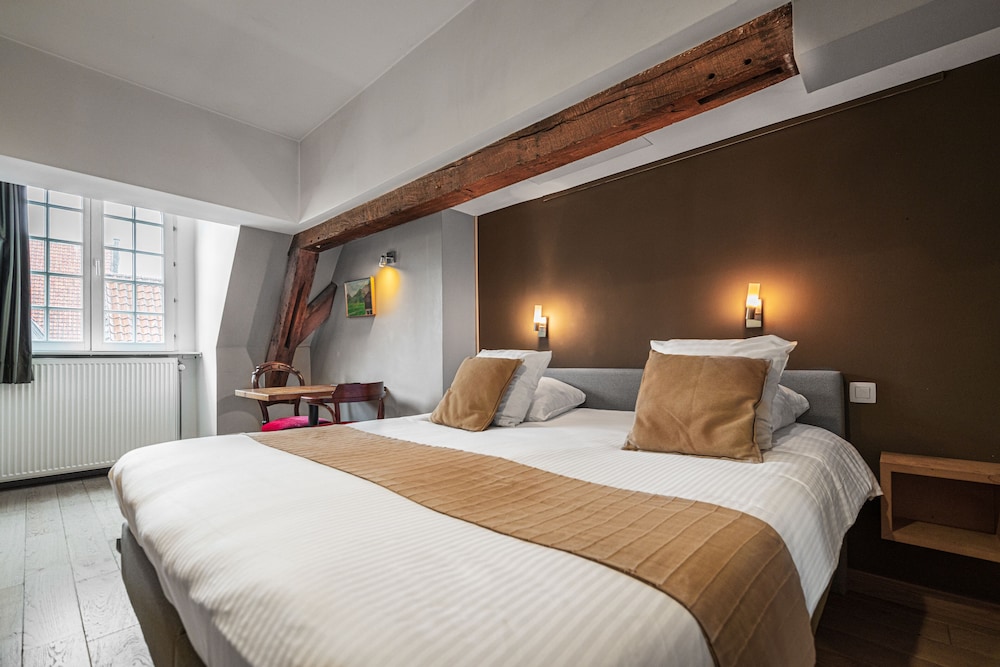 Double or Twin Room (Budget) - Photo 5