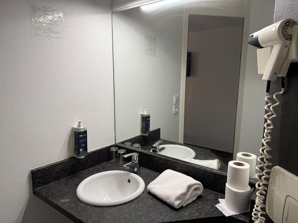 Comfort Twin Room - Photo 10