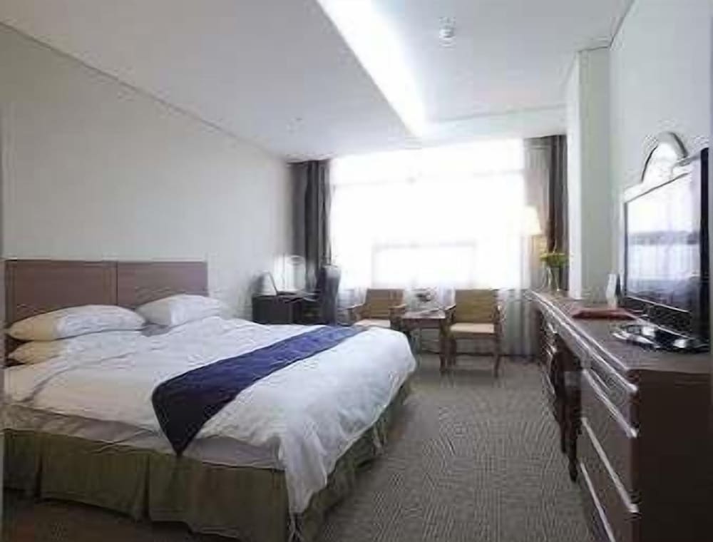Superior Room, 1 Queen Bed, Smoking