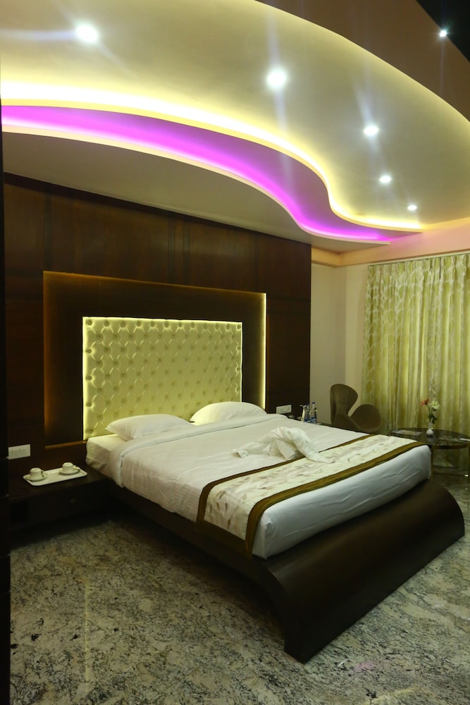 Executive Room - Photo 7