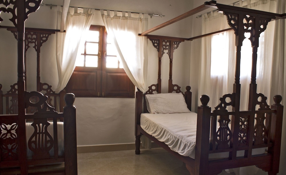 Classic Twin Room, 2 Twin Beds, Private Bathroom, Ground Floor photo 1