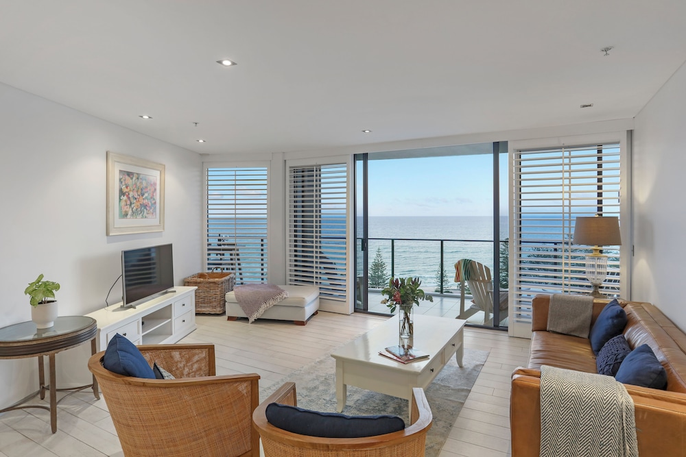 3 Bedroom Superior Ocean View thumbnail 5