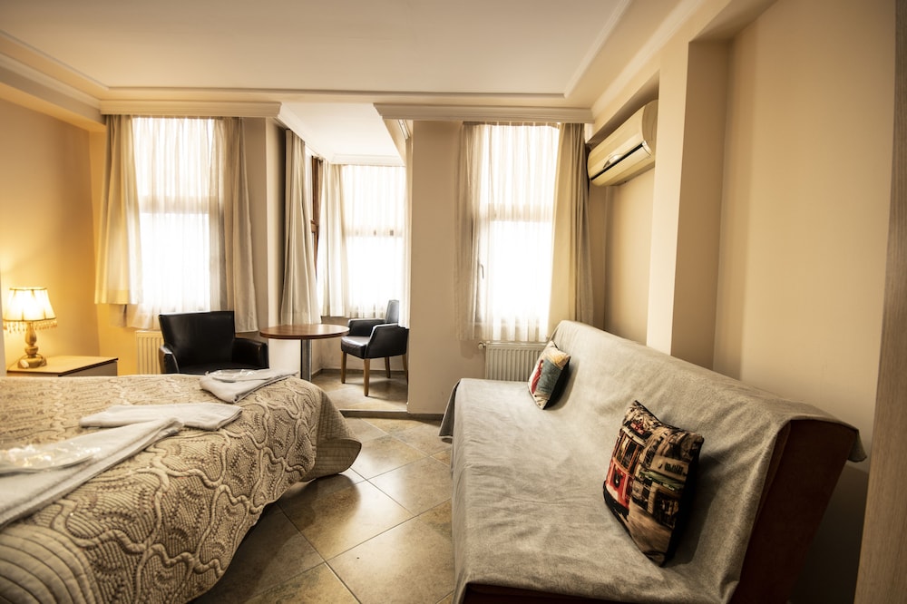 Superior Double Room, City View photo 3