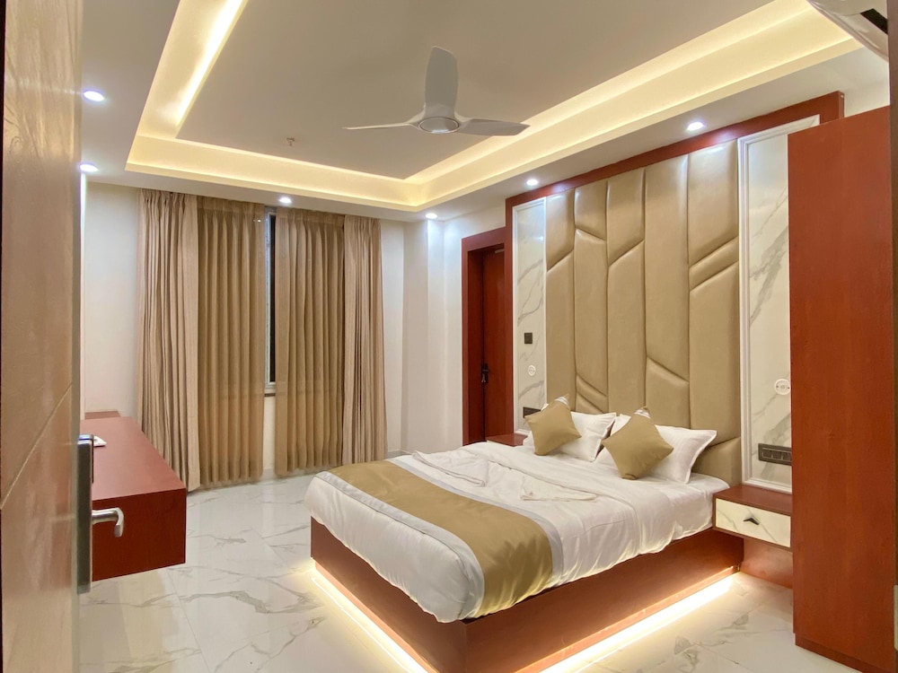 Deluxe Double Room, City View