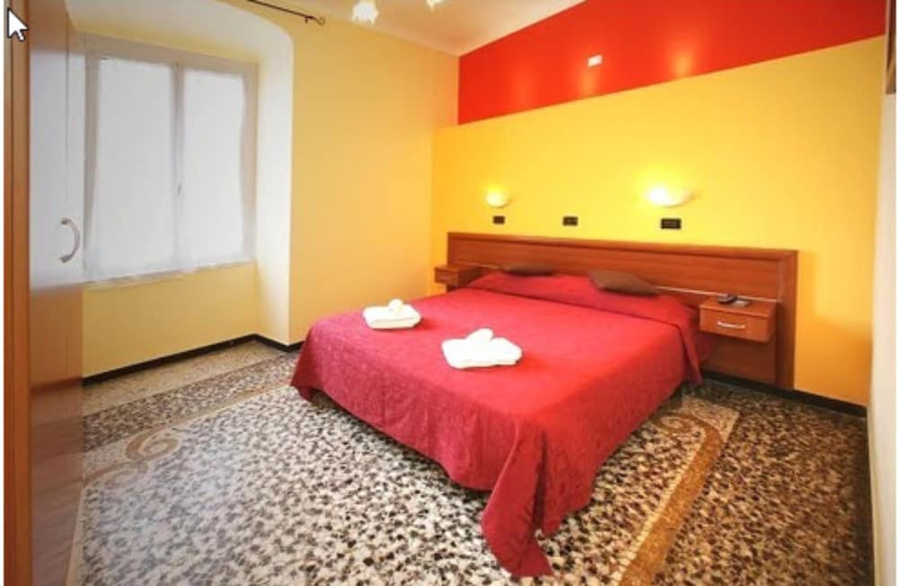 Double Room - Photo 3