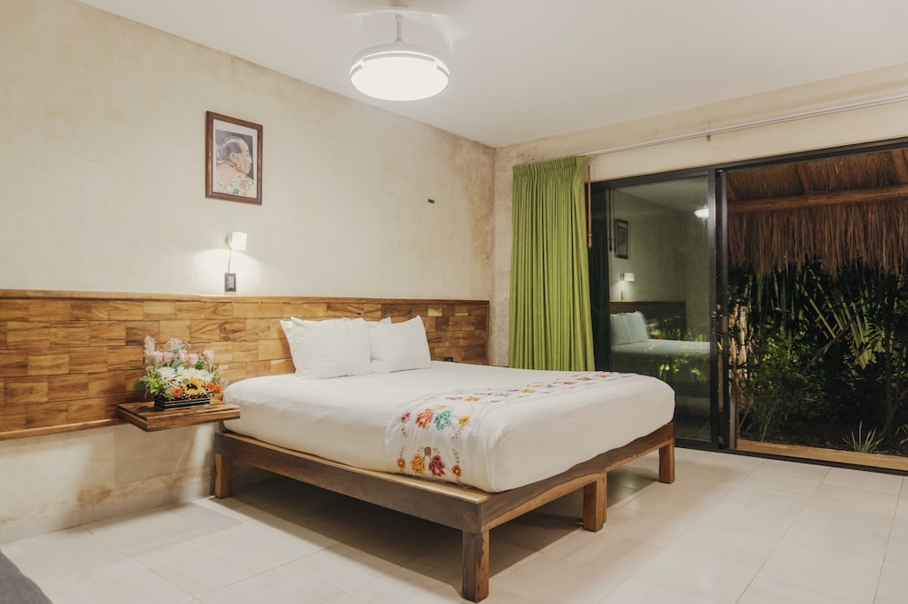 Bungalow, 1 King Bed photo 2