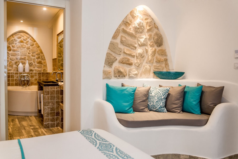 Superior Suite, 1 King Bed, Hot Tub