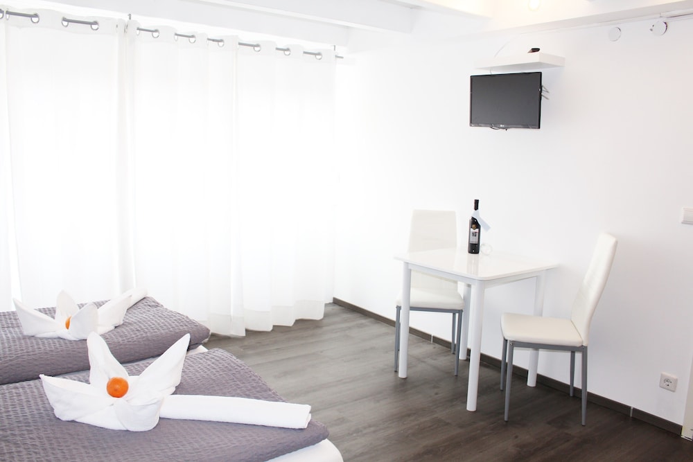 Basic Quadruple Room photo 1