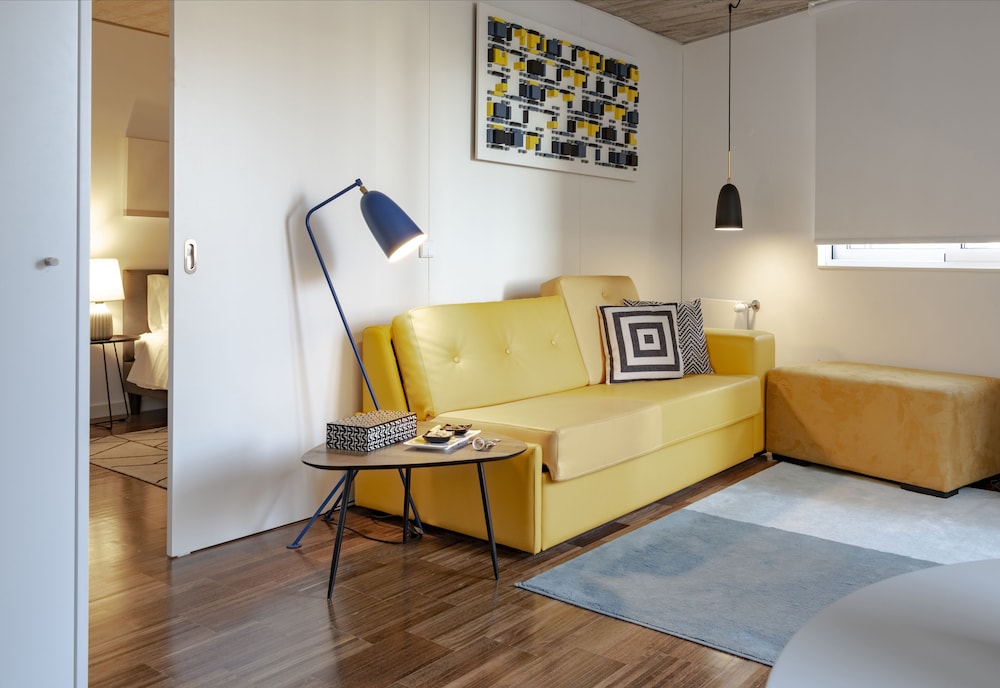 Apartment 03, 1 Queen Bed with Sofa bed, Non Smoking