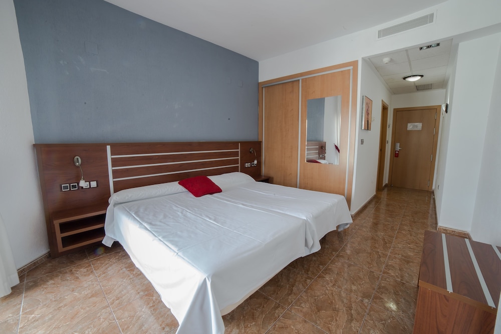 Standard Room, Balcony, Partial Ocean View